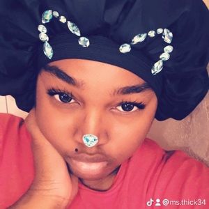 Meet your Posher, Nikki